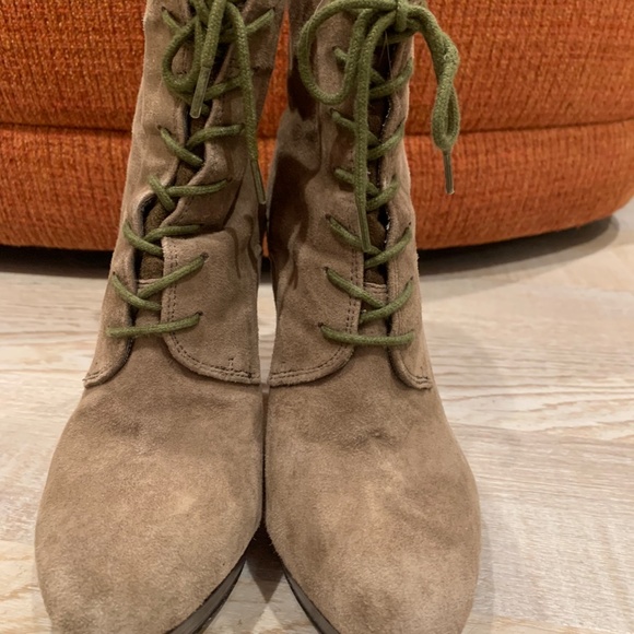 Franco Sarto 7M tan suede heeled boots - Picture 3 of 8